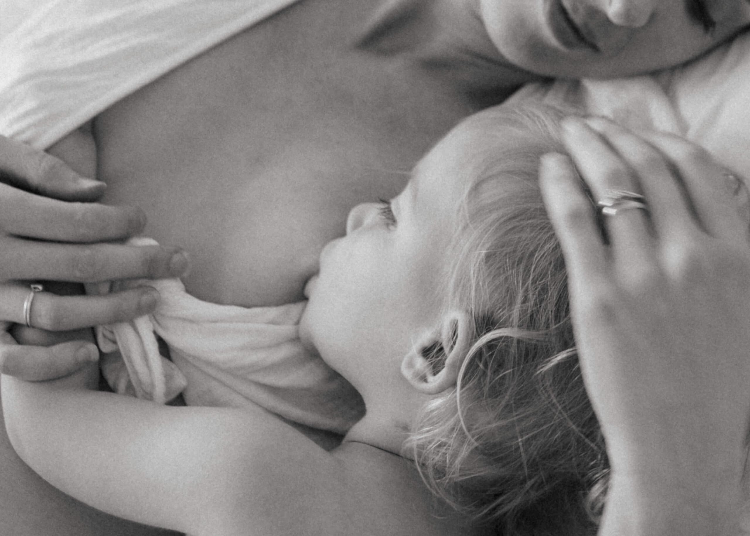 breastfeeding photography session